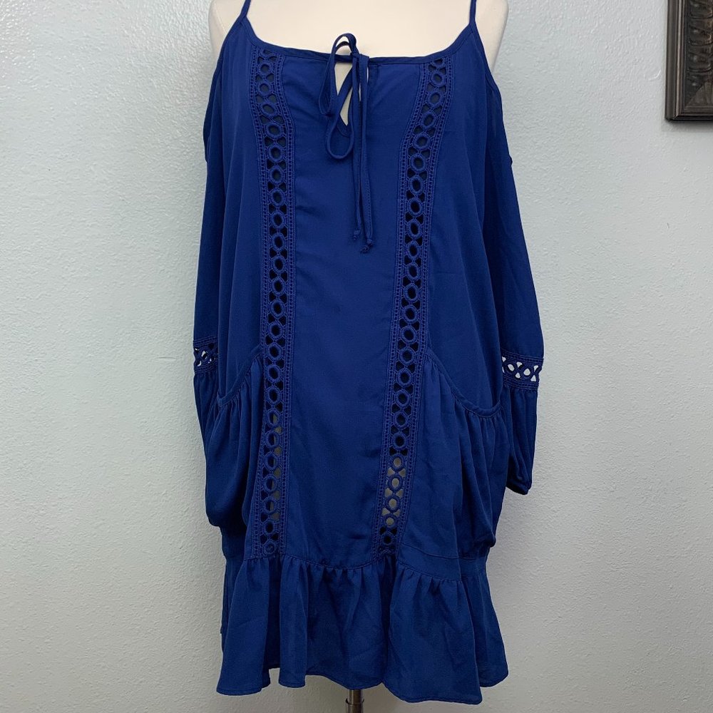 Va Va by Joy Han‎ Blue Crochet Lace Tunic Dress